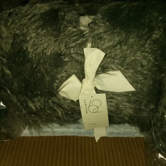 Project 62 Gray Faux Fur Throw Blanket - Picture 5 of 8